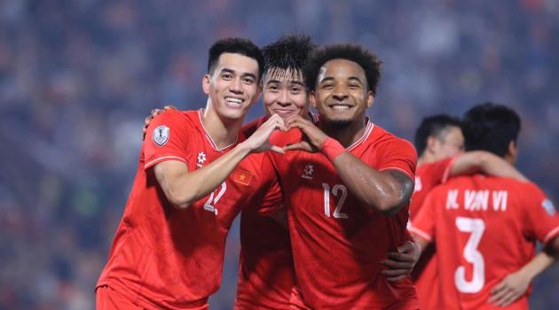 Thăng tiến mạnh mẽ, ĐT Việt Nam thua Thái Lan 10 bậc trên BXH FIFA