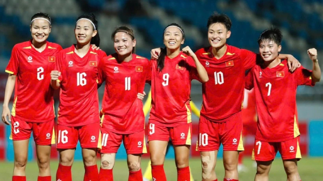 Thúy Hằng kể lại khoảnh khắc thú vị với Steffi sau trận Việt Nam thắng Malaysia 7-0