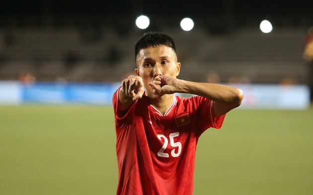 Tuyến giữa ĐT Việt Nam: HLV Kim Sang-sik thay Doãn Ngọc Tân như thế nào?